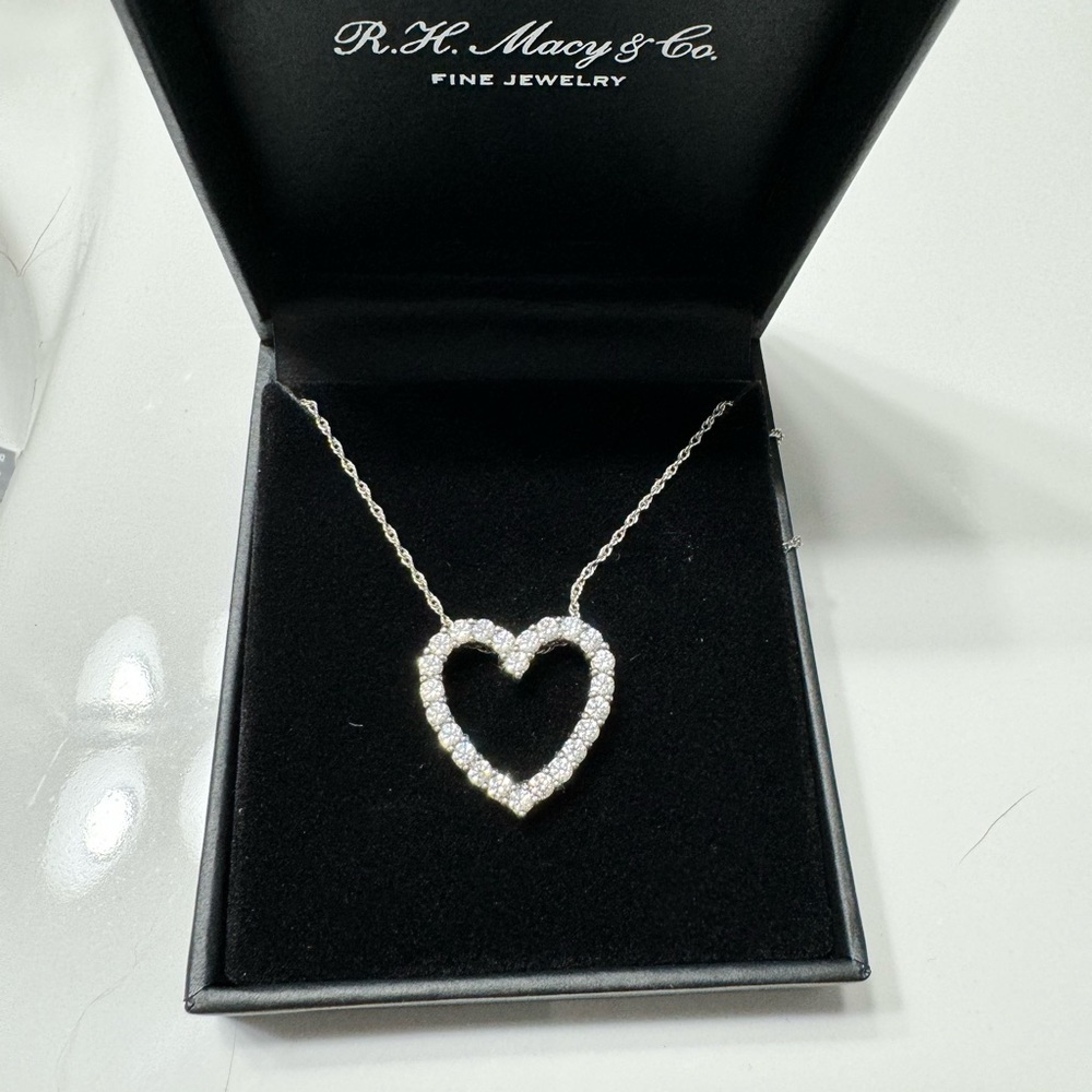 RH Macy & Co Swarovski Crystal Heart Necklace w/Box